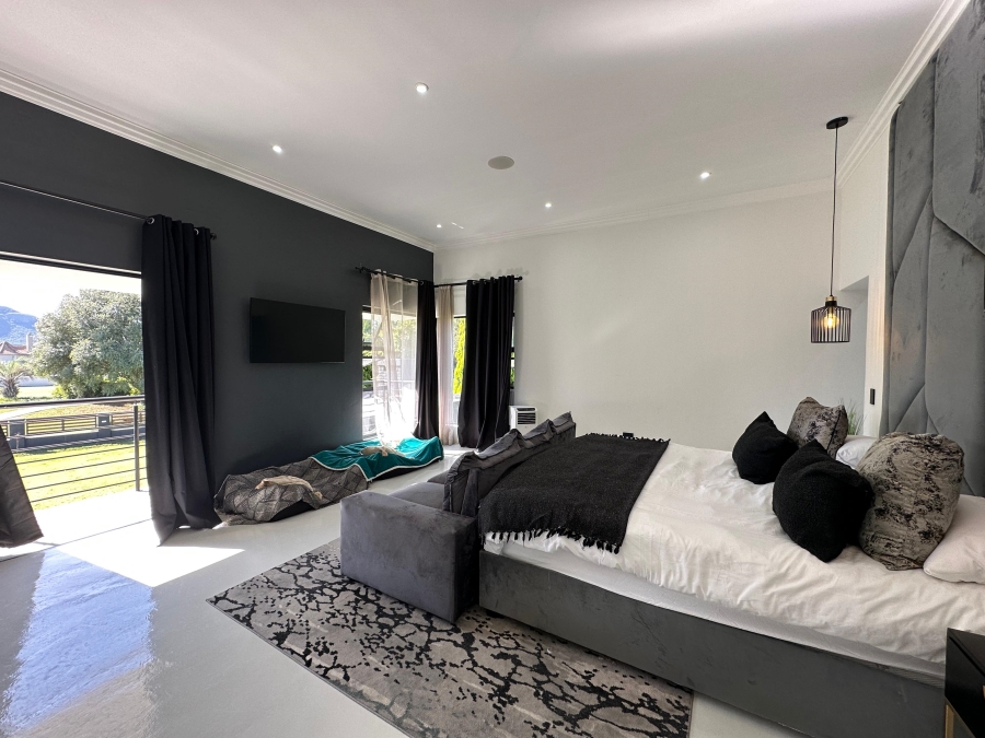 4 Bedroom Property for Sale in The Islands Estates North West